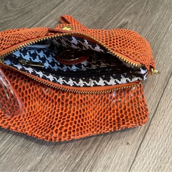 Orange Boho style wristlet Size 8X5 - Picture 4 of 6